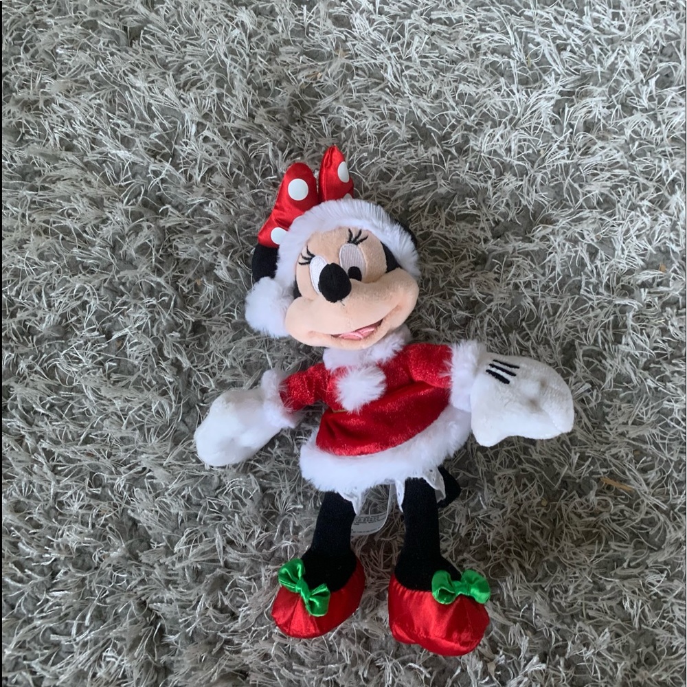 minnie mouse elf on the shelf